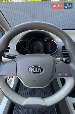 Хэтчбек Kia Morning 2016 в 