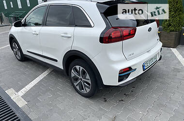 Позашляховик / Кросовер Kia Niro 2019 в Чернівцях