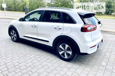 Позашляховик / Кросовер Kia Niro 2016 в 