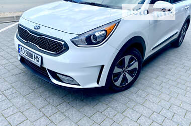 Позашляховик / Кросовер Kia Niro 2016 в 