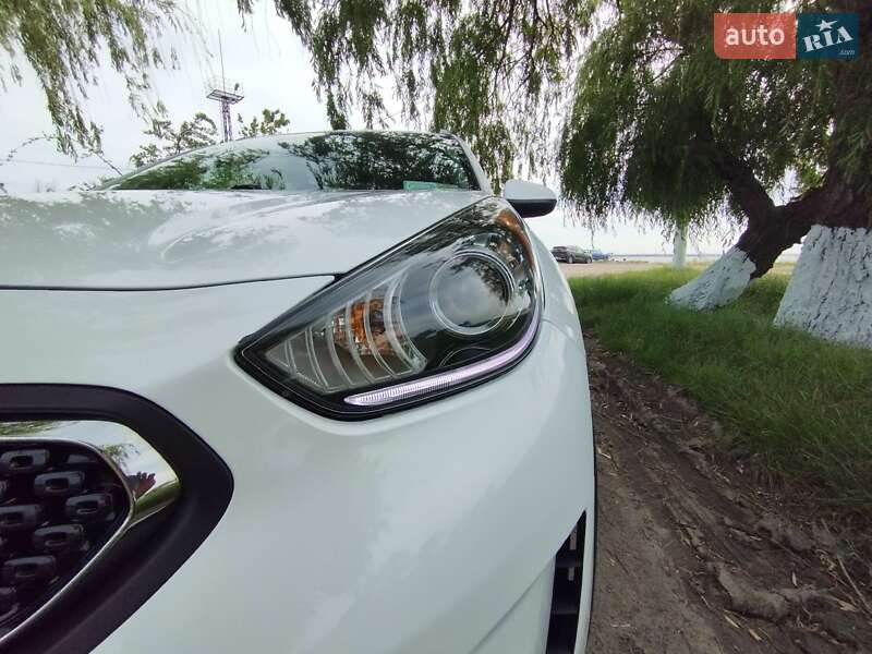 Позашляховик / Кросовер Kia Niro 2017 в Овідіополі фото 6 Позашляховик / Кросовер Kia Niro 2017 в Овідіополі