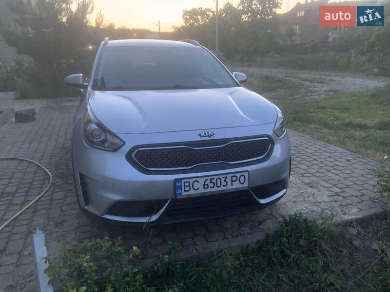 Внедорожник / Кроссовер Kia Niro 2017 в Львове