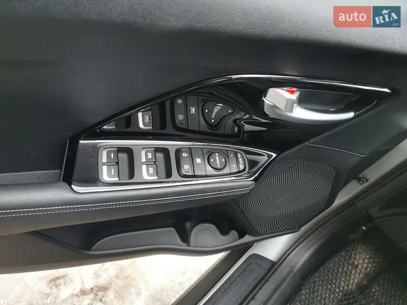 Позашляховик / Кросовер Kia Niro 2019 в Львові