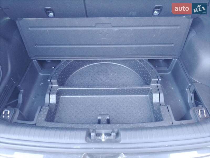 Внедорожник / Кроссовер Kia Niro 2020 в Киеве