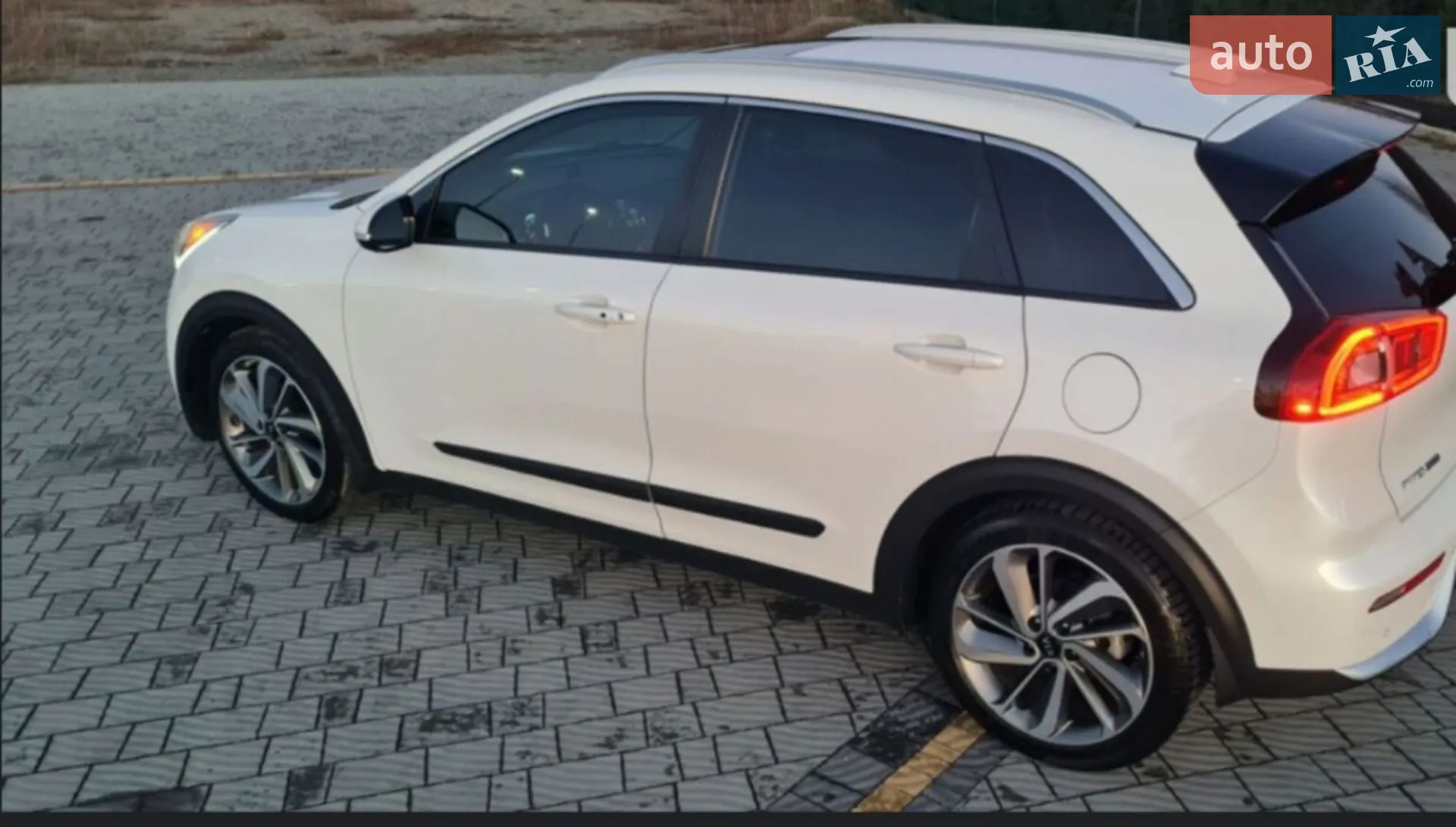 2017 Kia Niro - мініатюра 18