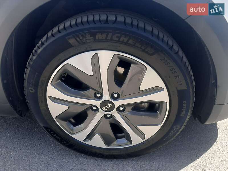 Позашляховик / Кросовер Kia Niro 2020 в Вінниці фото 12 Позашляховик / Кросовер Kia Niro 2020 в Вінниці