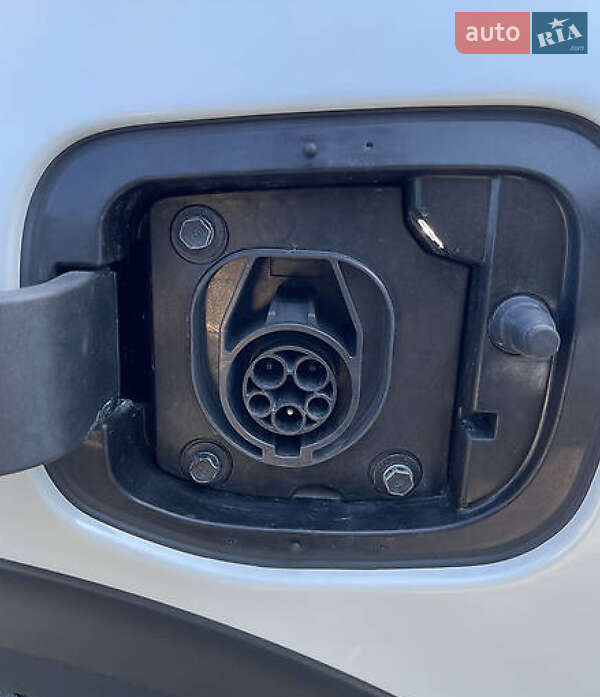 Внедорожник / Кроссовер Kia Niro 2018 в Киеве фото 15 Внедорожник / Кроссовер Kia Niro 2018 в Киеве