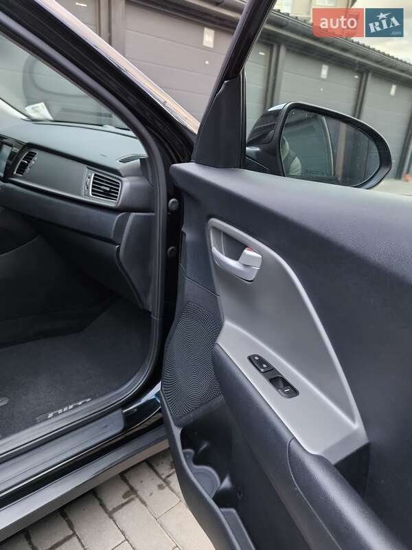 Позашляховик / Кросовер Kia Niro 2018 в Львові