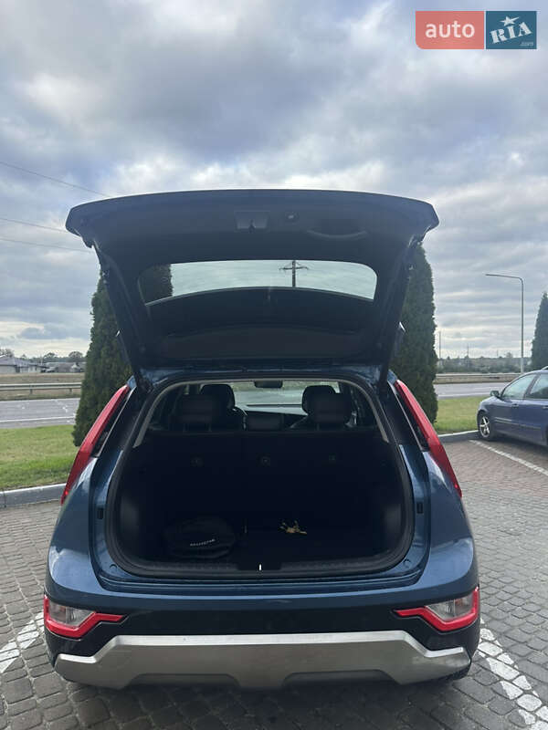 Внедорожник / Кроссовер Kia Niro 2023 в Новояворовске