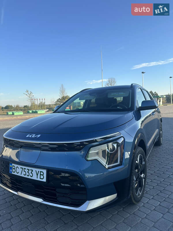 Внедорожник / Кроссовер Kia Niro 2023 в Новояворовске