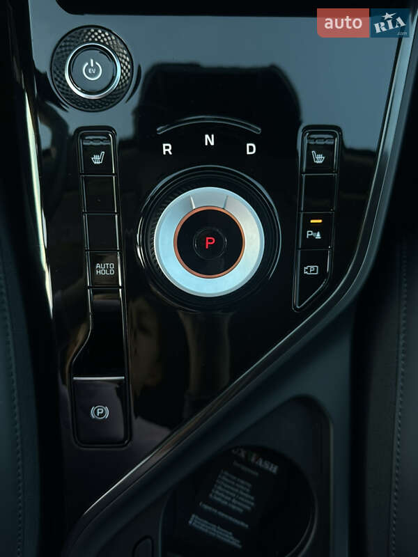 Внедорожник / Кроссовер Kia Niro 2023 в Новояворовске