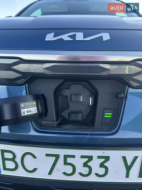 Внедорожник / Кроссовер Kia Niro 2023 в Новояворовске