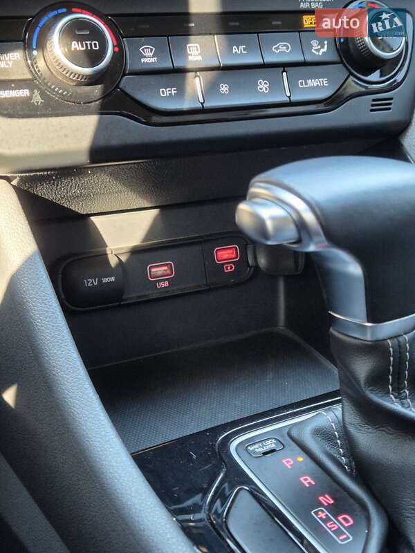 Позашляховик / Кросовер Kia Niro 2020 в Дніпрі