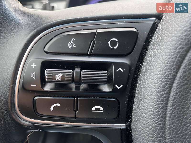 Внедорожник / Кроссовер Kia Niro 2019 в Житомире