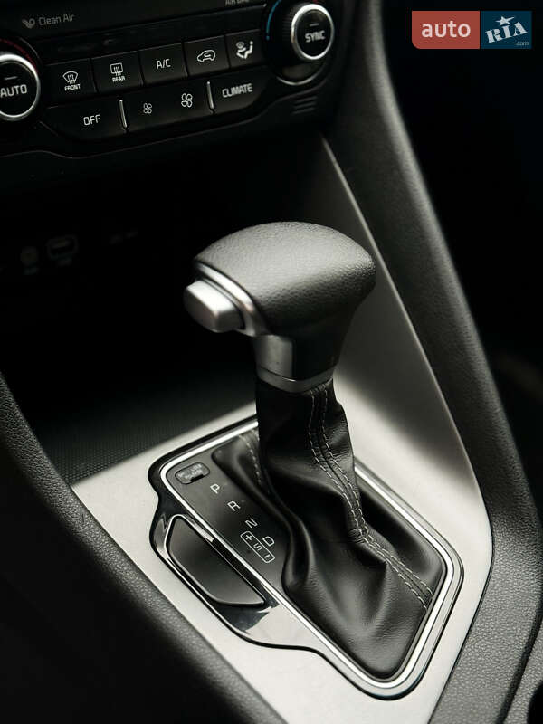 Позашляховик / Кросовер Kia Niro 2018 в Одесі