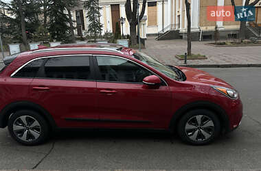 Внедорожник / Кроссовер Kia Niro 2017 в 