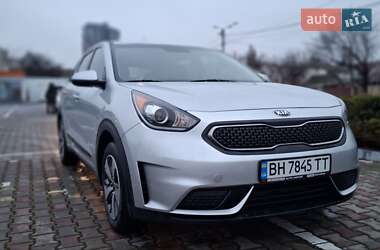 Внедорожник / Кроссовер Kia Niro 2017 в 