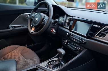 Внедорожник / Кроссовер Kia Niro 2017 в 