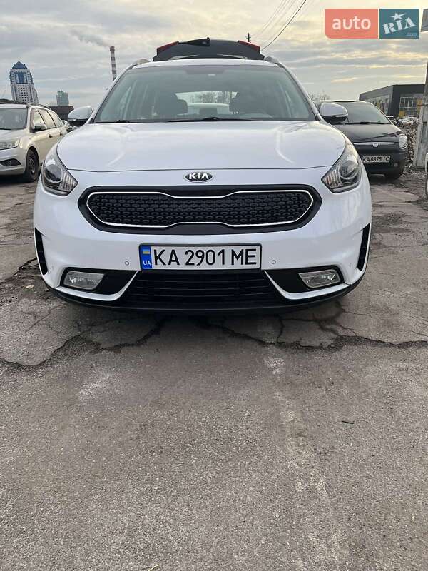 Позашляховик / Кросовер Kia Niro 2017 в Бучі