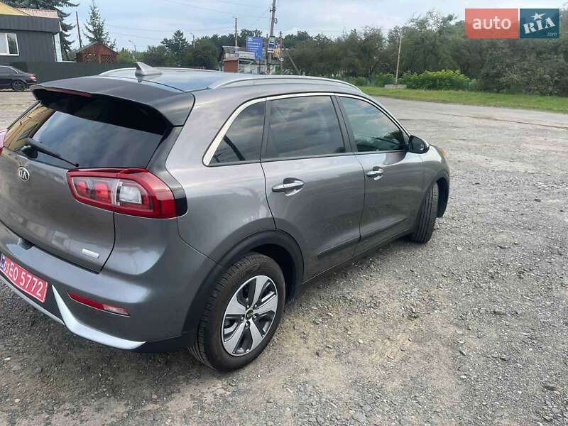 Внедорожник / Кроссовер Kia Niro 2017 в Лубнах фото 4 Внедорожник / Кроссовер Kia Niro 2017 в Лубнах