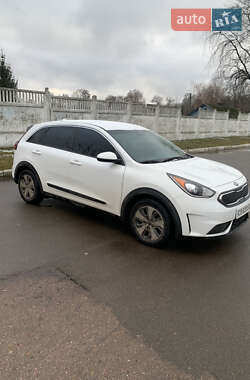 Позашляховик / Кросовер Kia Niro 2017 в Києві