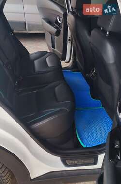 Позашляховик / Кросовер Kia Niro 2019 в 