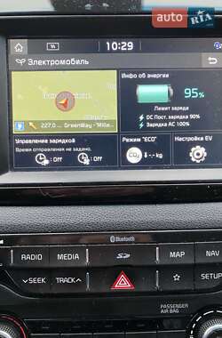 Внедорожник / Кроссовер Kia Niro 2019 в 