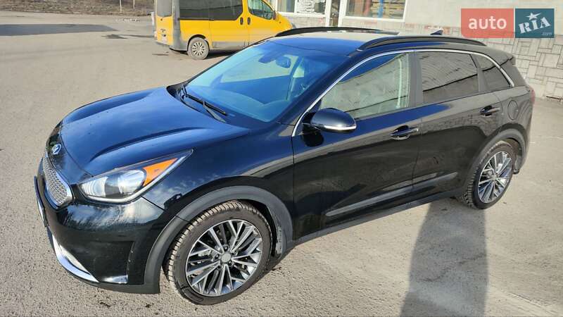 Внедорожник / Кроссовер Kia Niro 2017 в Львове