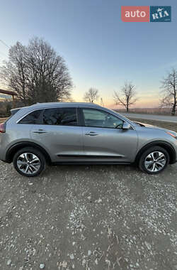 Внедорожник / Кроссовер Kia Niro 2022 в 