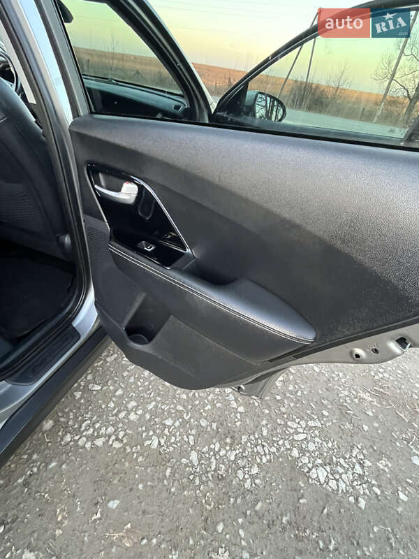 Внедорожник / Кроссовер Kia Niro 2022 в Кельменцах фото 49 Внедорожник / Кроссовер Kia Niro 2022 в Кельменцах