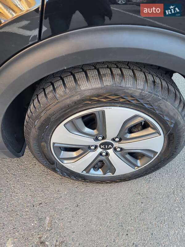 Позашляховик / Кросовер Kia Niro 2019 в Вишневому