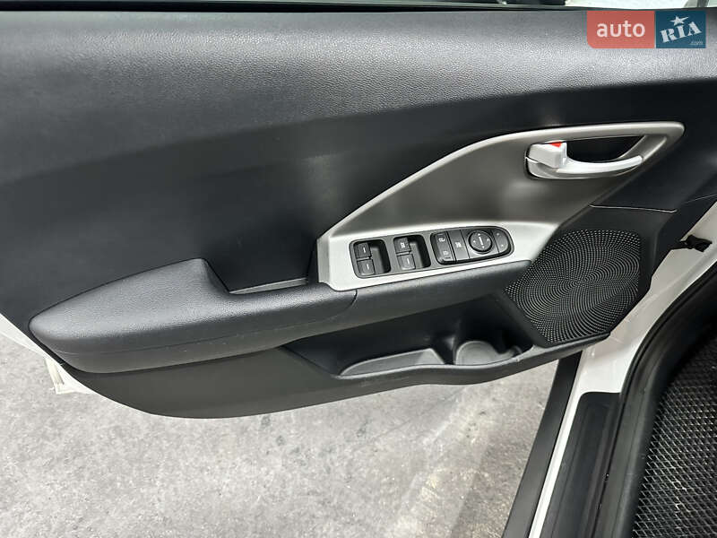 Внедорожник / Кроссовер Kia Niro 2019 в Львове