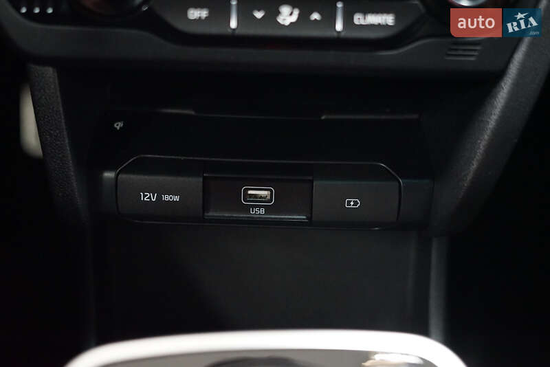 Позашляховик / Кросовер Kia Niro 2021 в Києві фото 27 Позашляховик / Кросовер Kia Niro 2021 в Києві