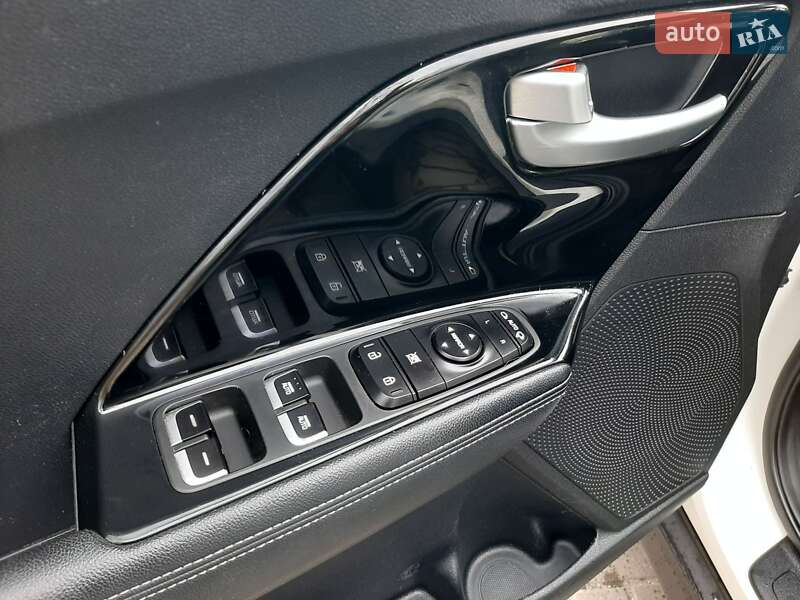 Внедорожник / Кроссовер Kia Niro 2019 в Львове