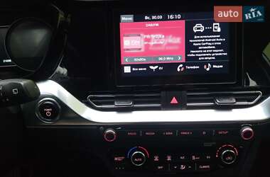 Внедорожник / Кроссовер Kia Niro 2021 в 