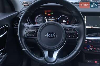 Позашляховик / Кросовер Kia Niro 2020 в 