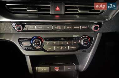 Позашляховик / Кросовер Kia Niro 2020 в 