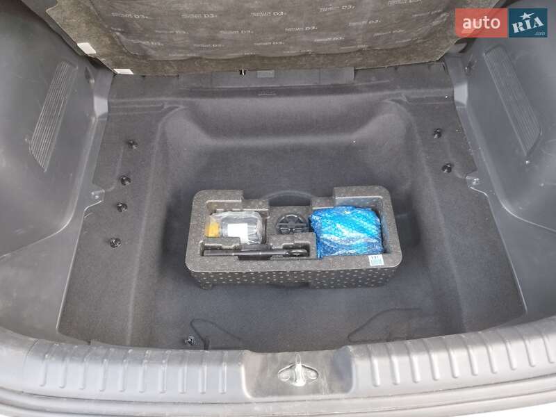 Позашляховик / Кросовер Kia Niro 2023 в Долині