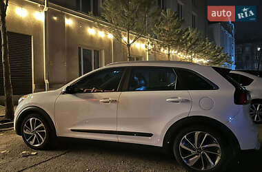 Внедорожник / Кроссовер Kia Niro 2018 в 