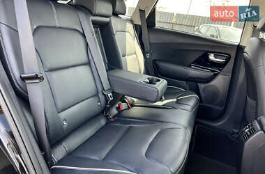 Позашляховик / Кросовер Kia Niro 2019 в 