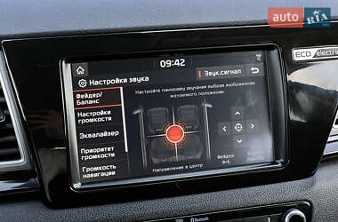 Позашляховик / Кросовер Kia Niro 2019 в 