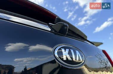 Внедорожник / Кроссовер Kia Niro 2019 в 
