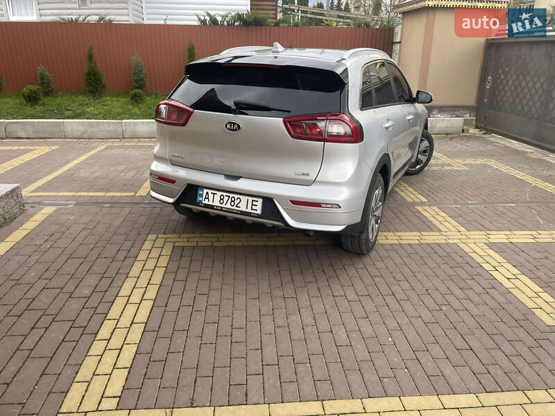 Внедорожник / Кроссовер Kia Niro 2017 в Отынии
