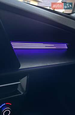 Позашляховик / Кросовер Kia Niro 2023 в 