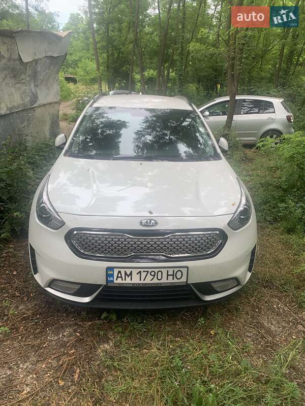 Позашляховик / Кросовер Kia Niro 2017 в Житомирі