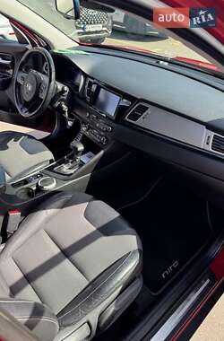 Внедорожник / Кроссовер Kia Niro 2017 в 