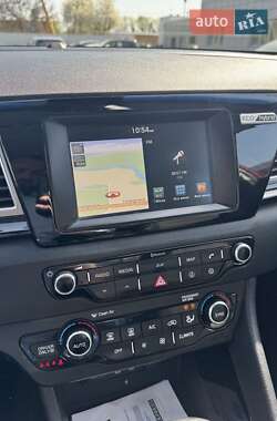 Внедорожник / Кроссовер Kia Niro 2017 в 