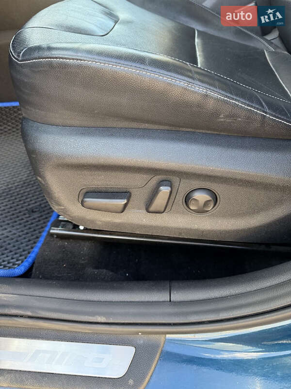 Внедорожник / Кроссовер Kia Niro 2017 в Киеве