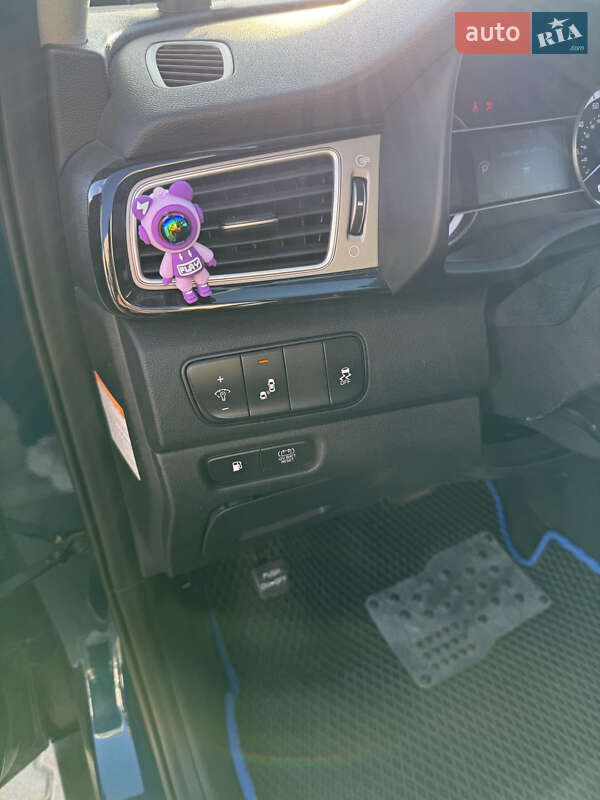 Внедорожник / Кроссовер Kia Niro 2017 в Киеве