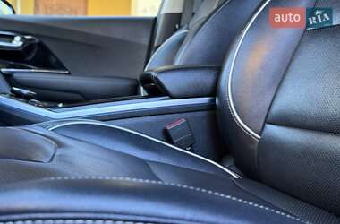 Позашляховик / Кросовер Kia Niro 2021 в 